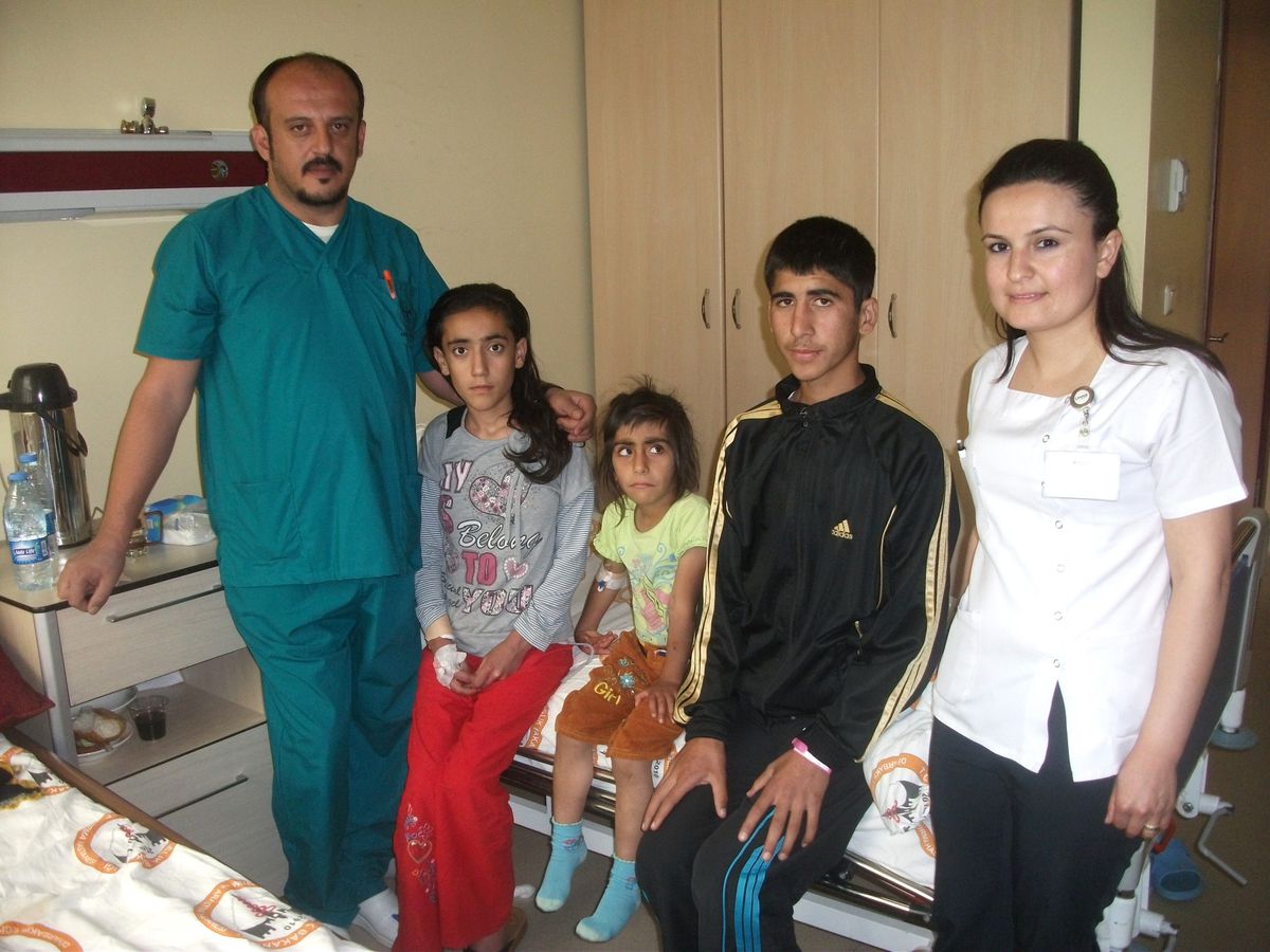 Hem Boyları Uzadı, Hem de Kamburları Düzeldi