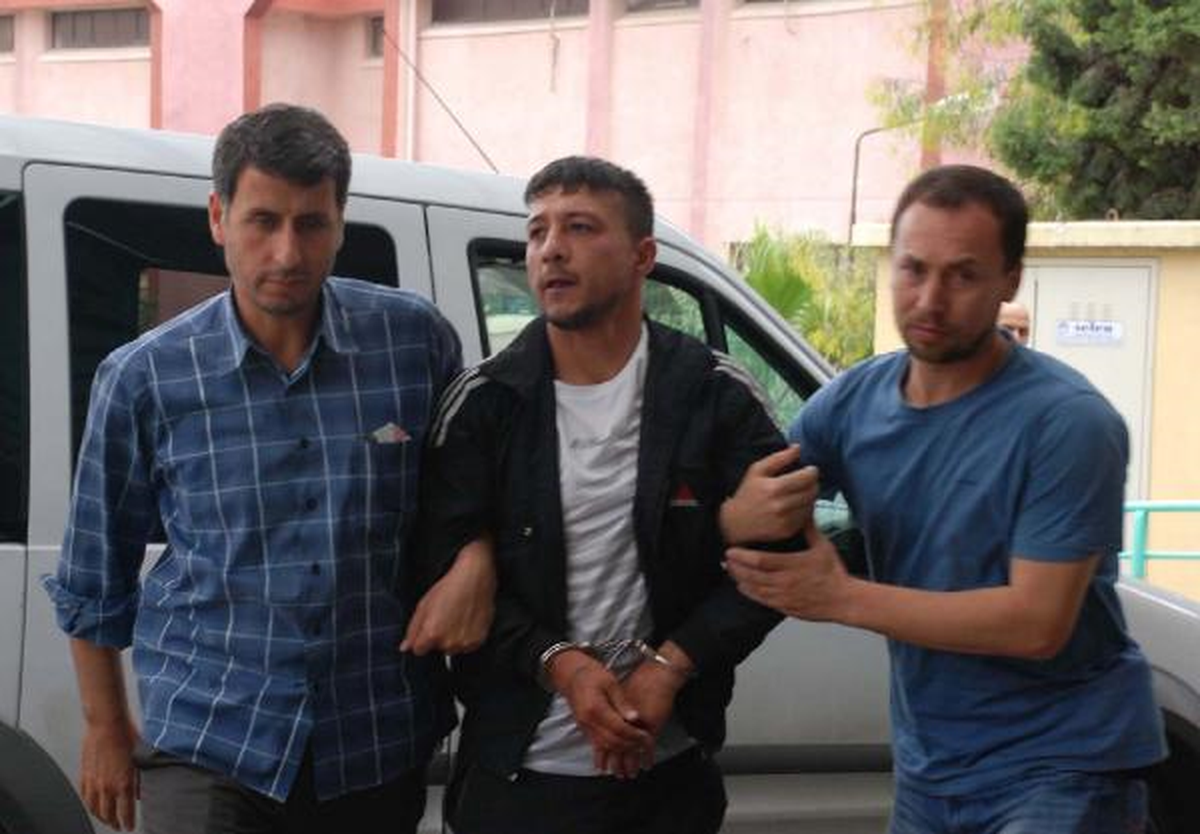 Hırsızlık İçin Girdiği Evdeki Kadının Yanında Yattı