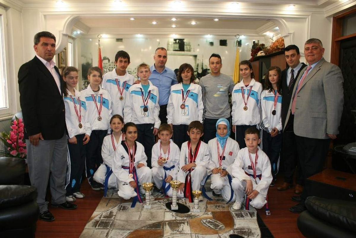 Karamürselli Tekvandocular\'dan Büyük Başarı