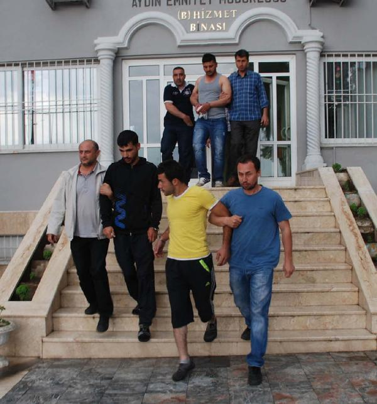 Kiralık Otomobille Hırsızlığa İki Tutuklama