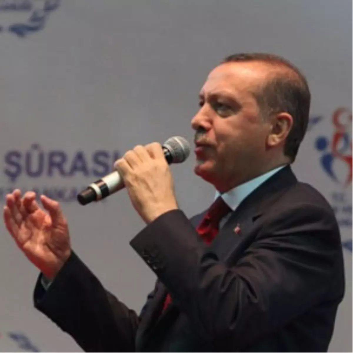 "Kürt Kardeşim Ölüyor, Baronu İse..."