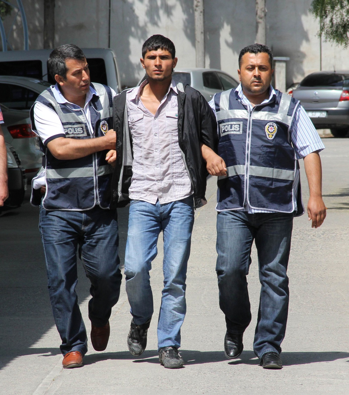 Market Hırsızını Kiraladığı Otomobil Ele Verdi