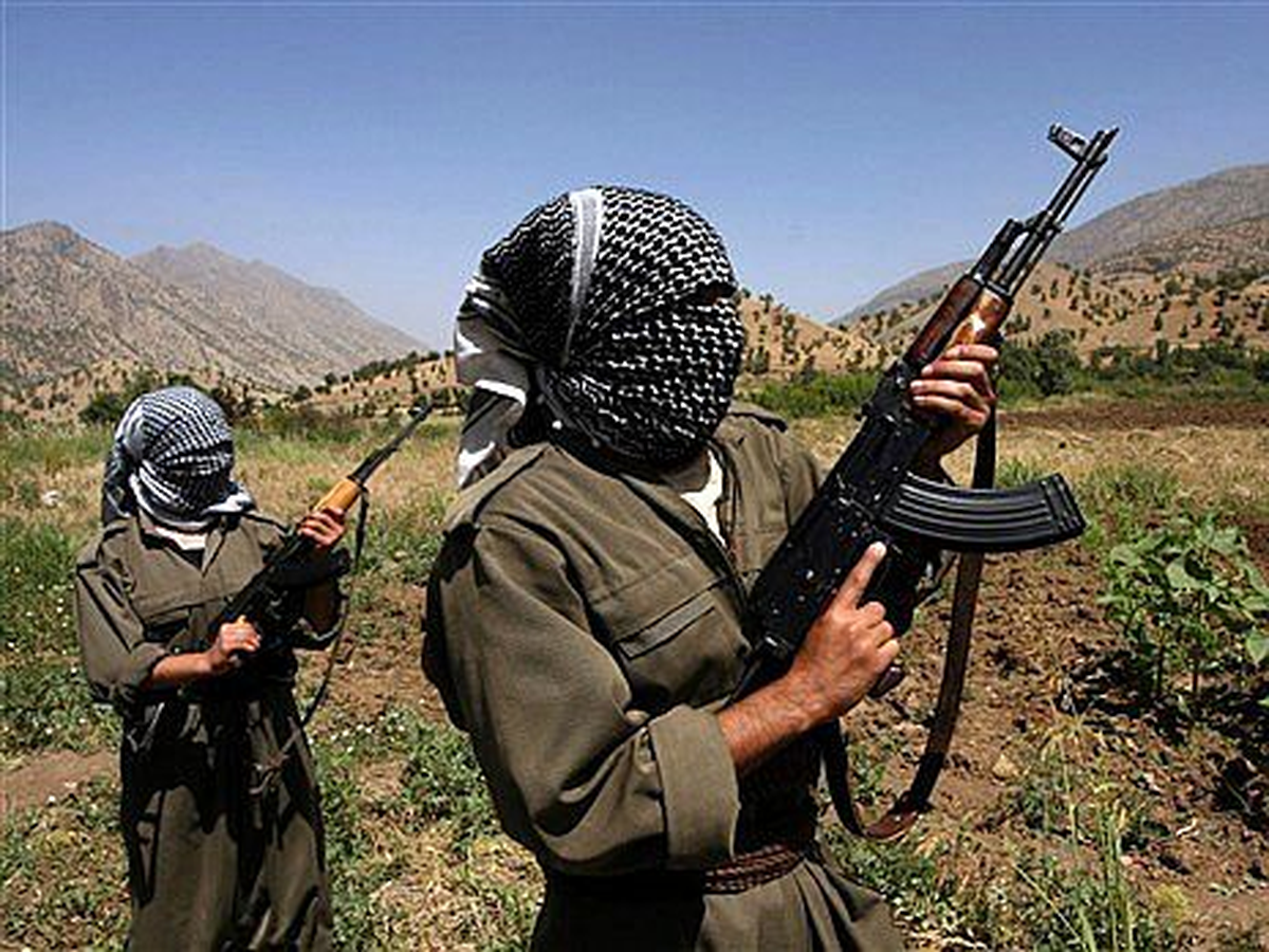 PKK'lılar Köy Bastı, Köylüyü Kaçırdı