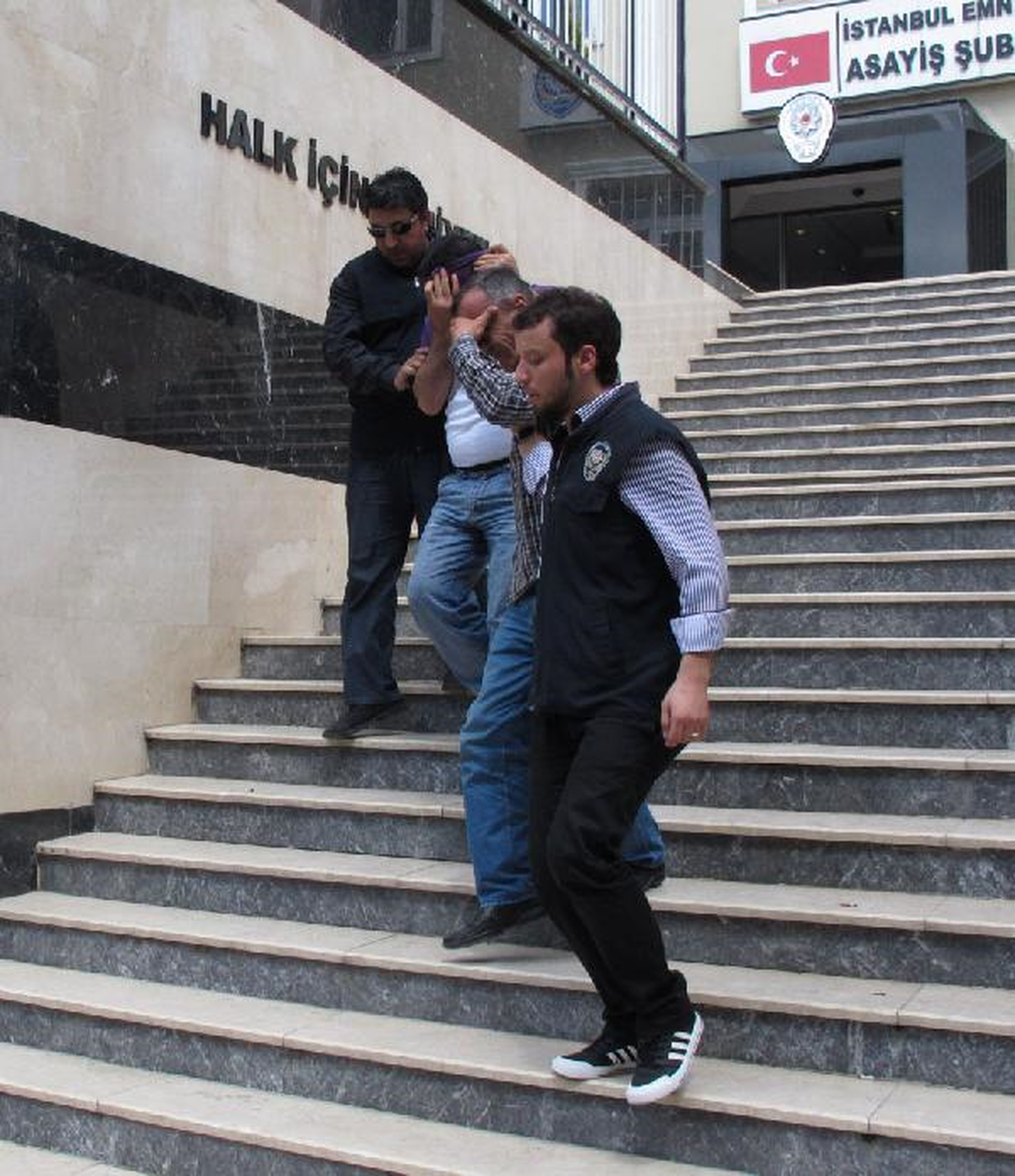 "\'polisiz, Yardımcı Olacağız" Diyerek Dolandırmışlar