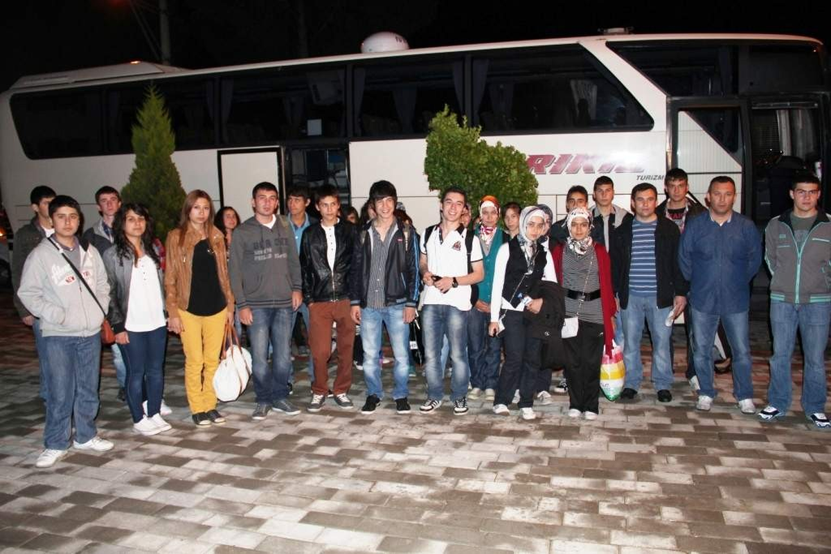 Sarıgöl Belediyesi 40 Öğrenciyi Çanakkale'ye Gönderdi