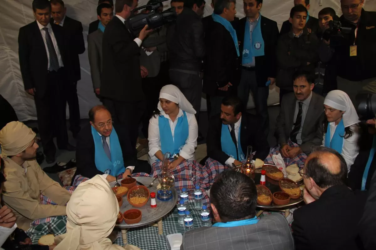 Şehit Tıbbiyeliler Dualar Eşliğinde Anıldı