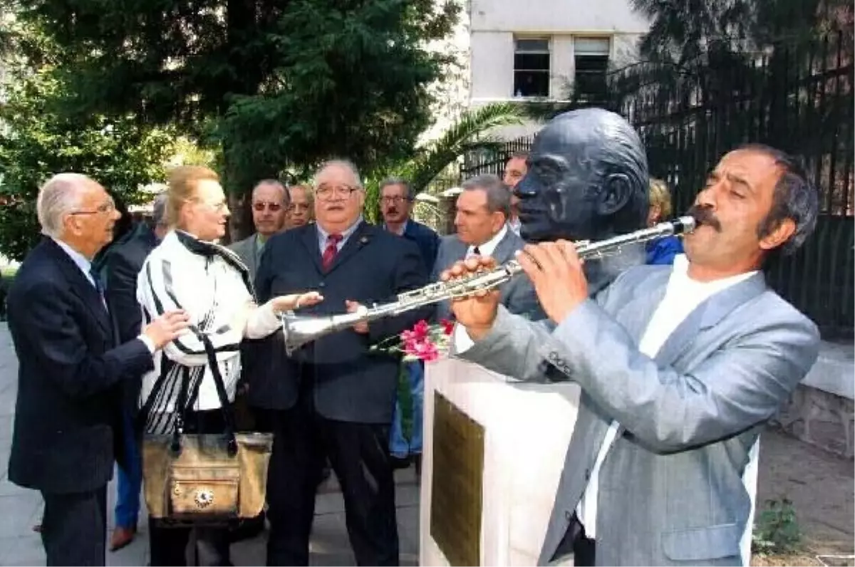 Turan Güneş\'in Büstü İkinci Kez Çalındı