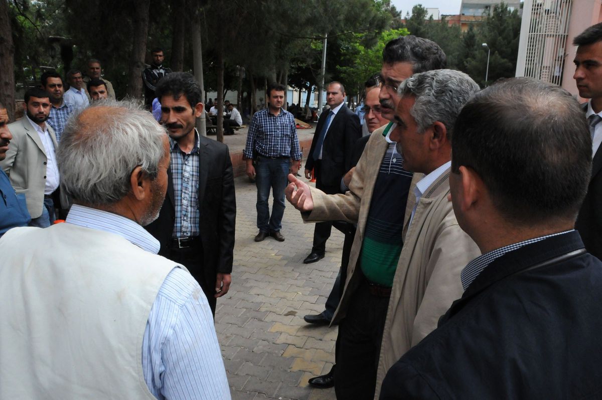 Vali Polis Tarafından Vurulan Yaralıyı Ziyaret Etti