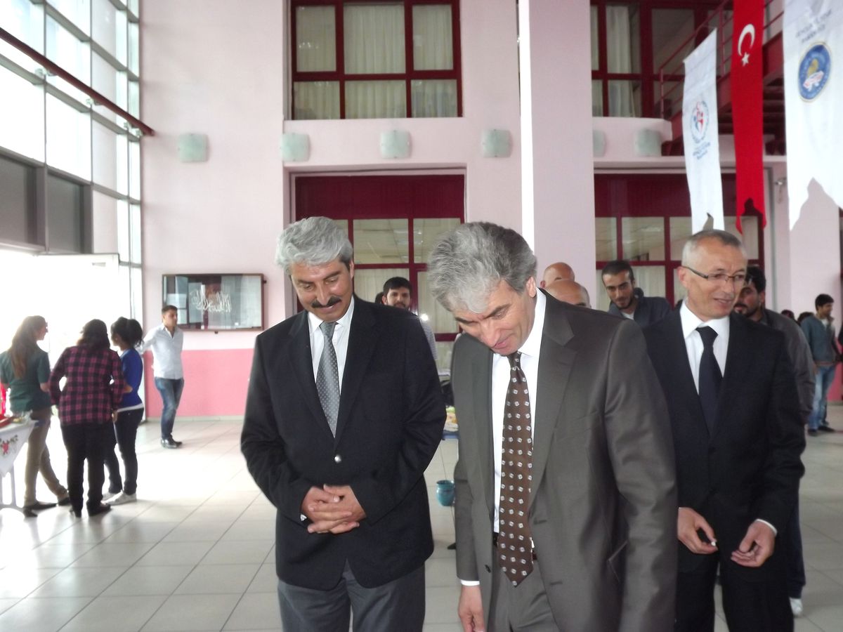 Yurt-Kur Öğrencileri "Nakış ve Ahşap Boyama" Sergisi Açtı