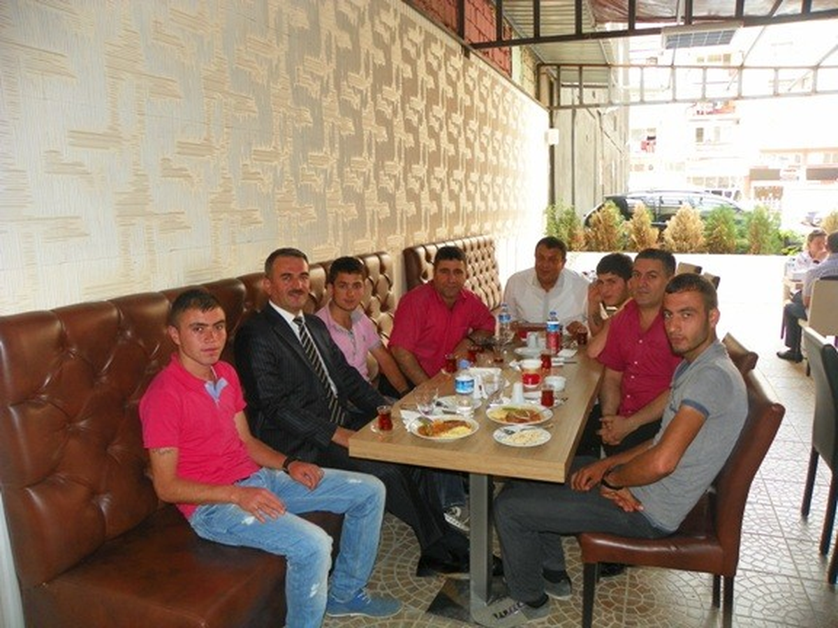 Ağrılılar Derneği\'nden Asker Adaylarına Yemek