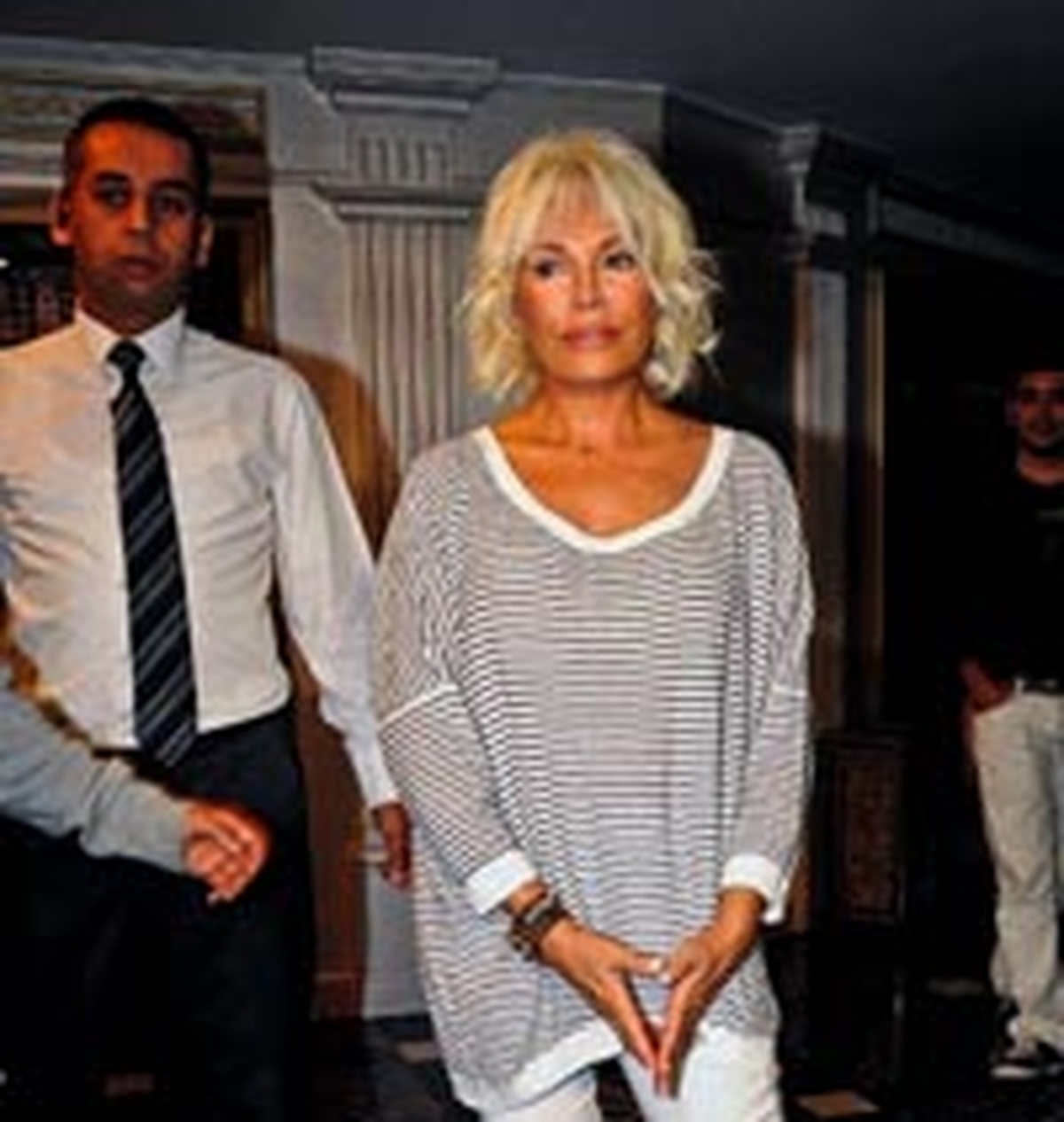 Ajda\'ya Yağmur Şoku