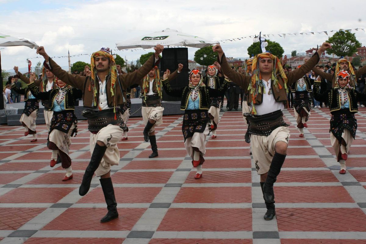 Akü Bahar Şenlikleri Başladı