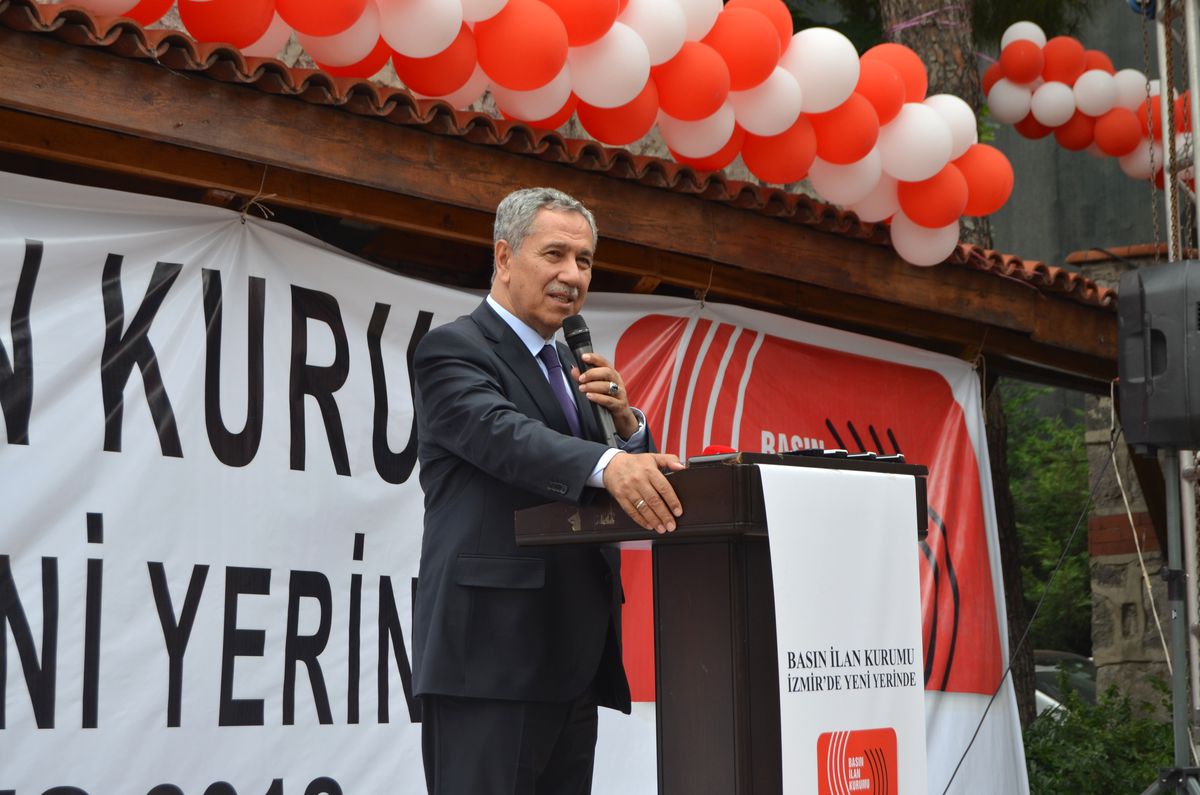 Arınç, Yargıtay'dan Çıkan 'Sayın' İfadesini Değerlendirdi