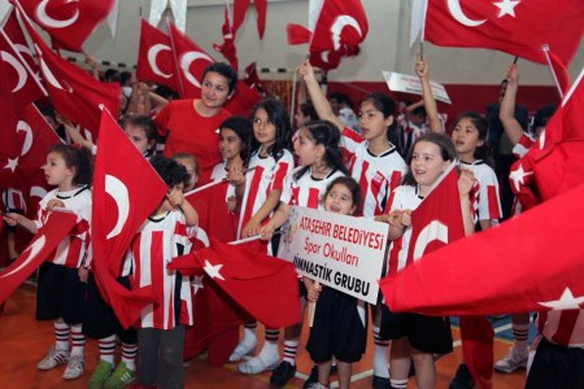 Ataşehir'de 19 Mayıs Spor Gösterileriyle Kutlandı