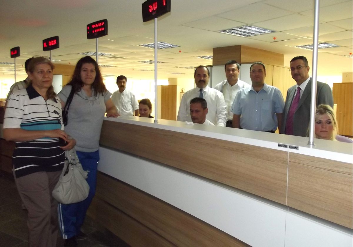 Aydın Belediyesi\'nin Yeni Binası Hizmete Açıldı