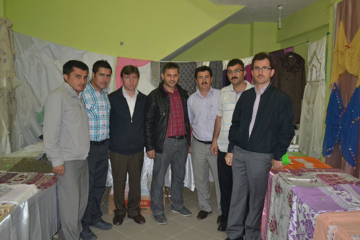 Ayvacık\'ta Öğrenciler İçin Kermes