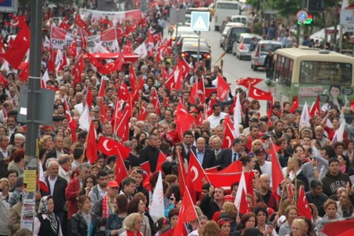 Bakırköy'de Tarihi Yürüyüş ve Konser