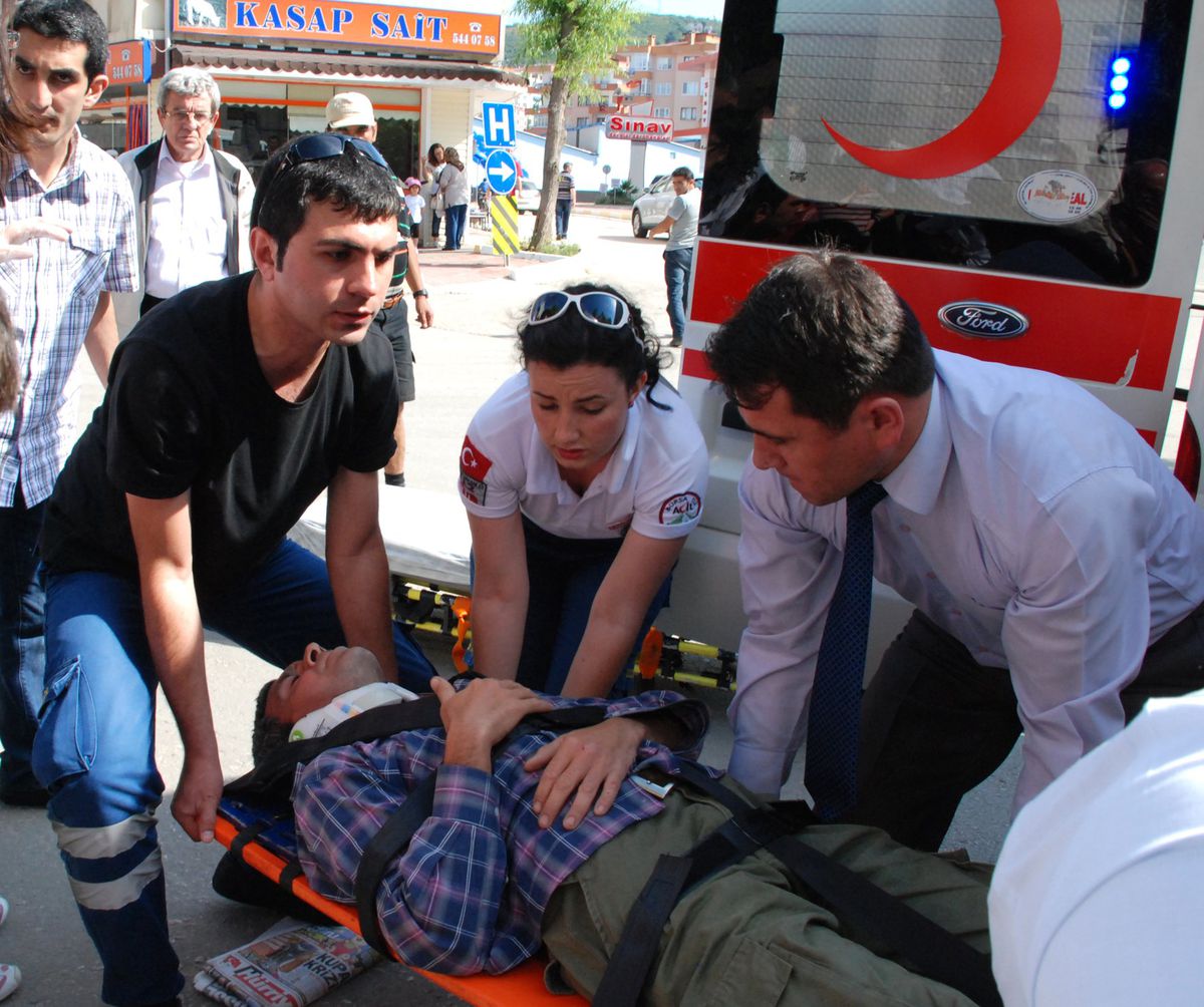 Bisiklet Sürücüsüne Halk Otobüsü Çarptı