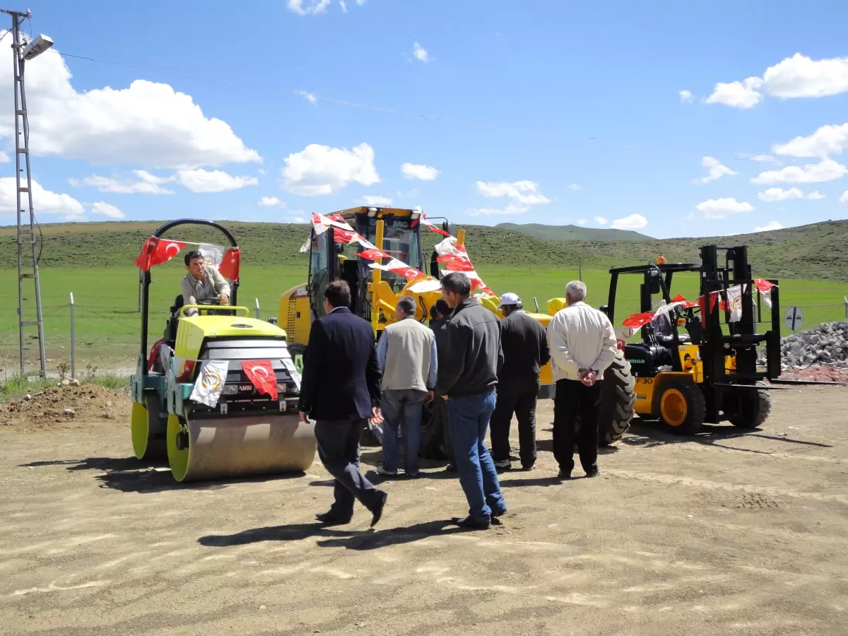 Demirözü Belediyesi Makina Parkını Genişletiyor