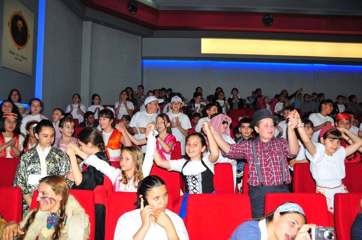 Dev Öğrencilerin Sevgi Festivali Başladı