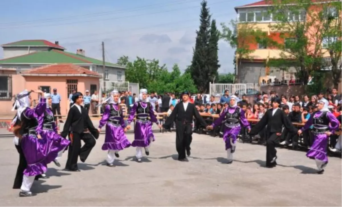 Dilovası 19 Mayıs\'ı Coşku ile Kutladı
