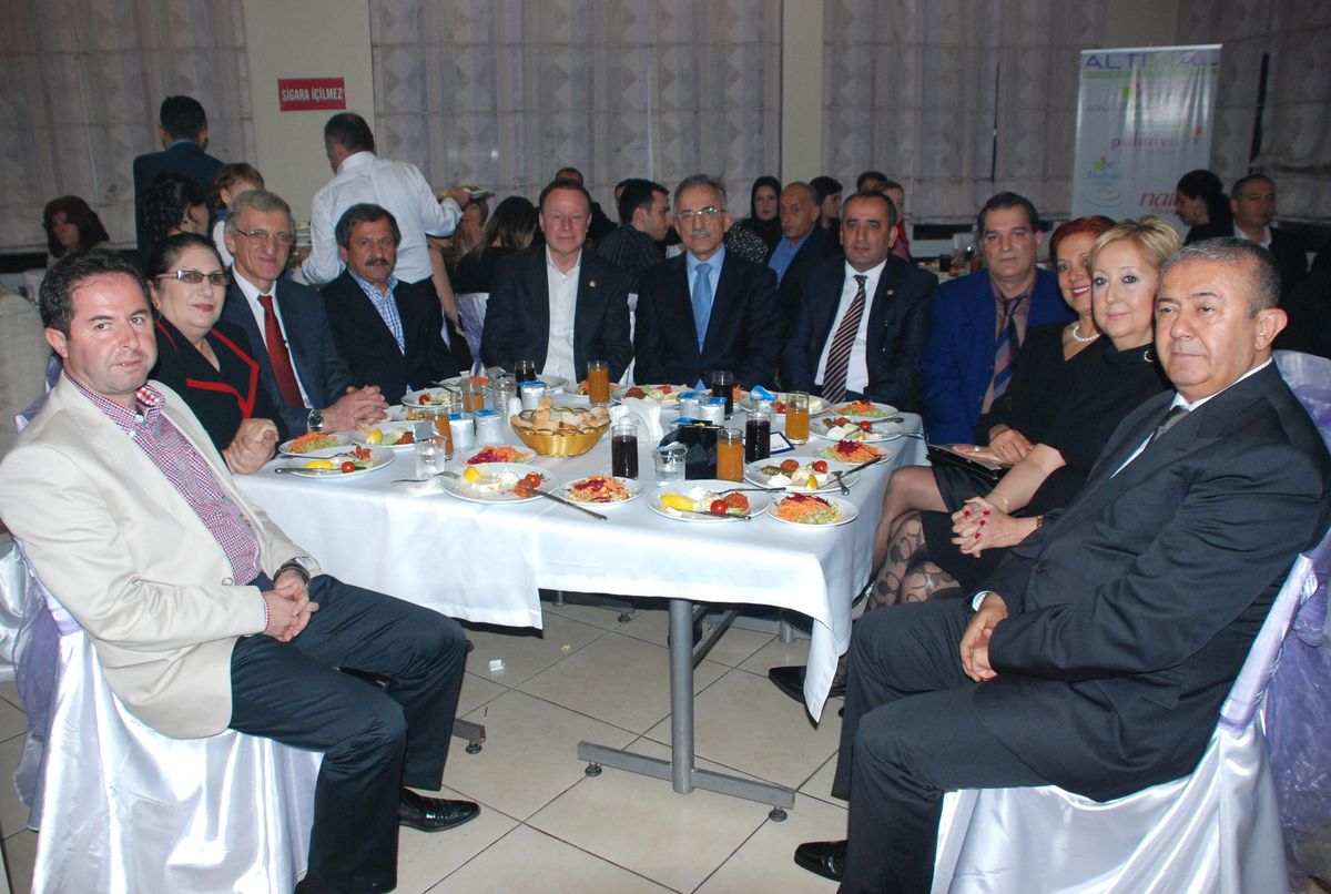 Eski Bakan ve Vekiller Nişanda Buluştu