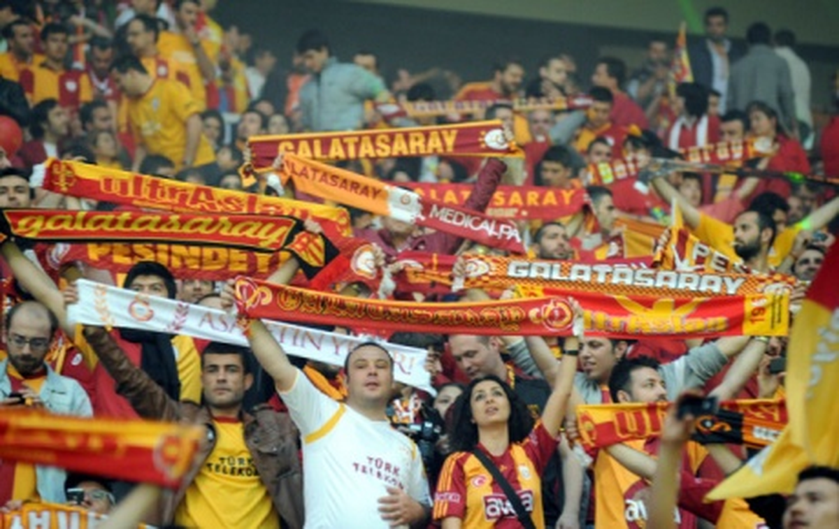 Galatasaray\'ın Taraftar Grubu Ultraslan, Türk Telekom Arena\'nın Beşiktaş ile Ortak Kullanımına...