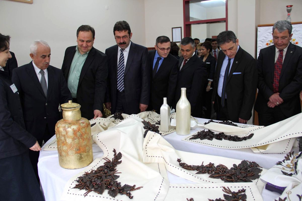 Giresun Halk Eğitim Merkezi Yılsonu Sergisi Açıldı