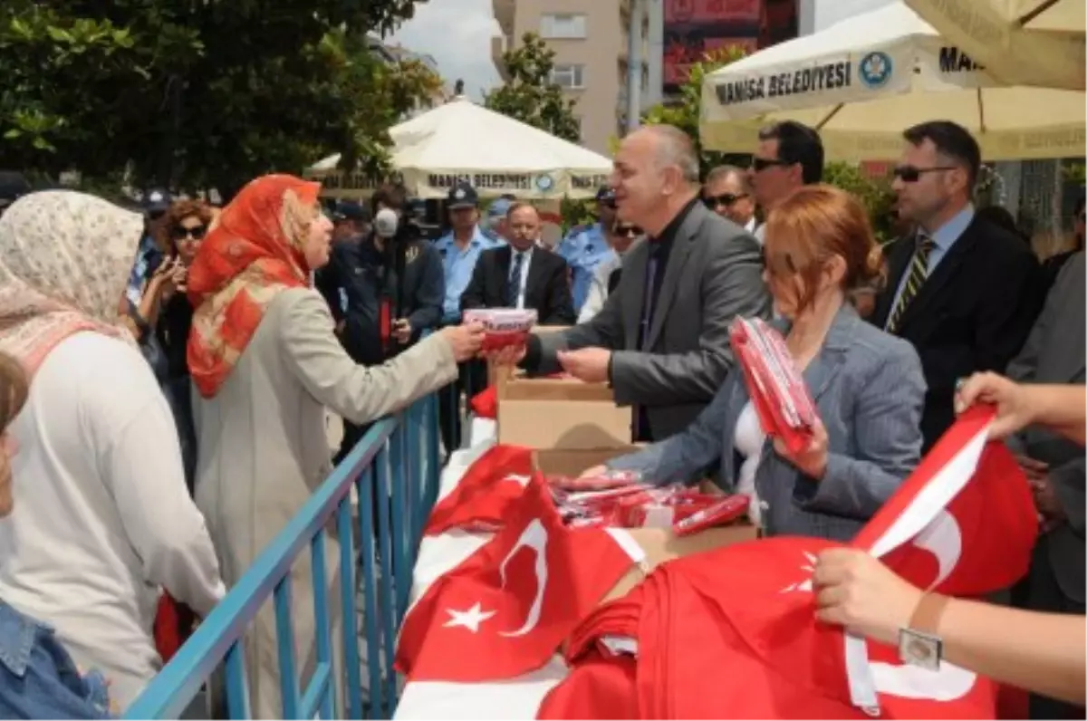 Halkın Bayrak Coşkusu