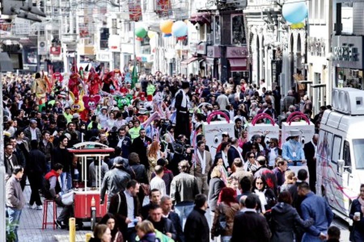 İstanbul Shopping Fest Korteji Yollarda!