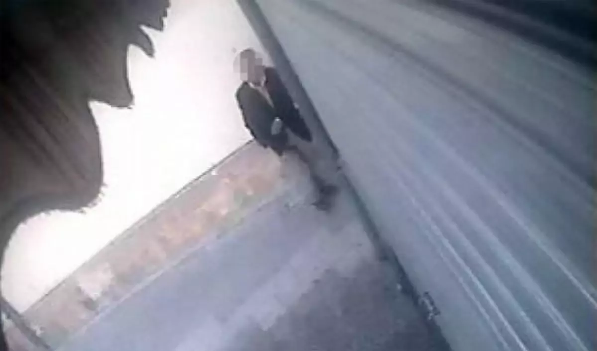 İtalya Bu Bombacıyı Arıyor