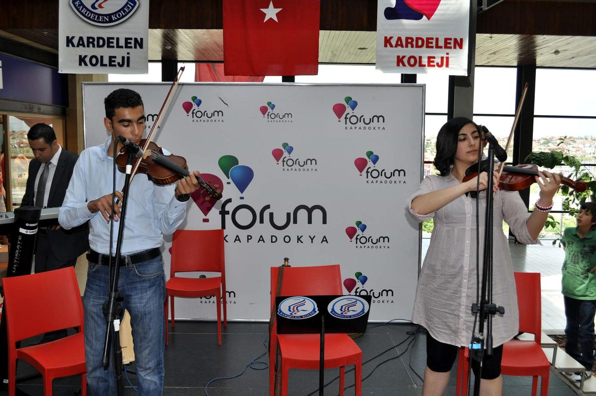 Kardelen Koleji Öğrencilerinden Gençlik Haftası Konseri