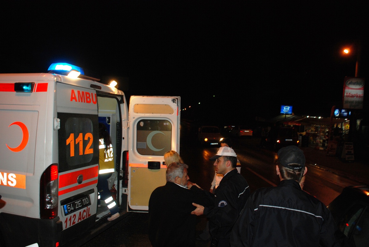 Kaza Yapan Alkollü Şahıs Sağlık Ekibine Zor Anlar Yaşattı
