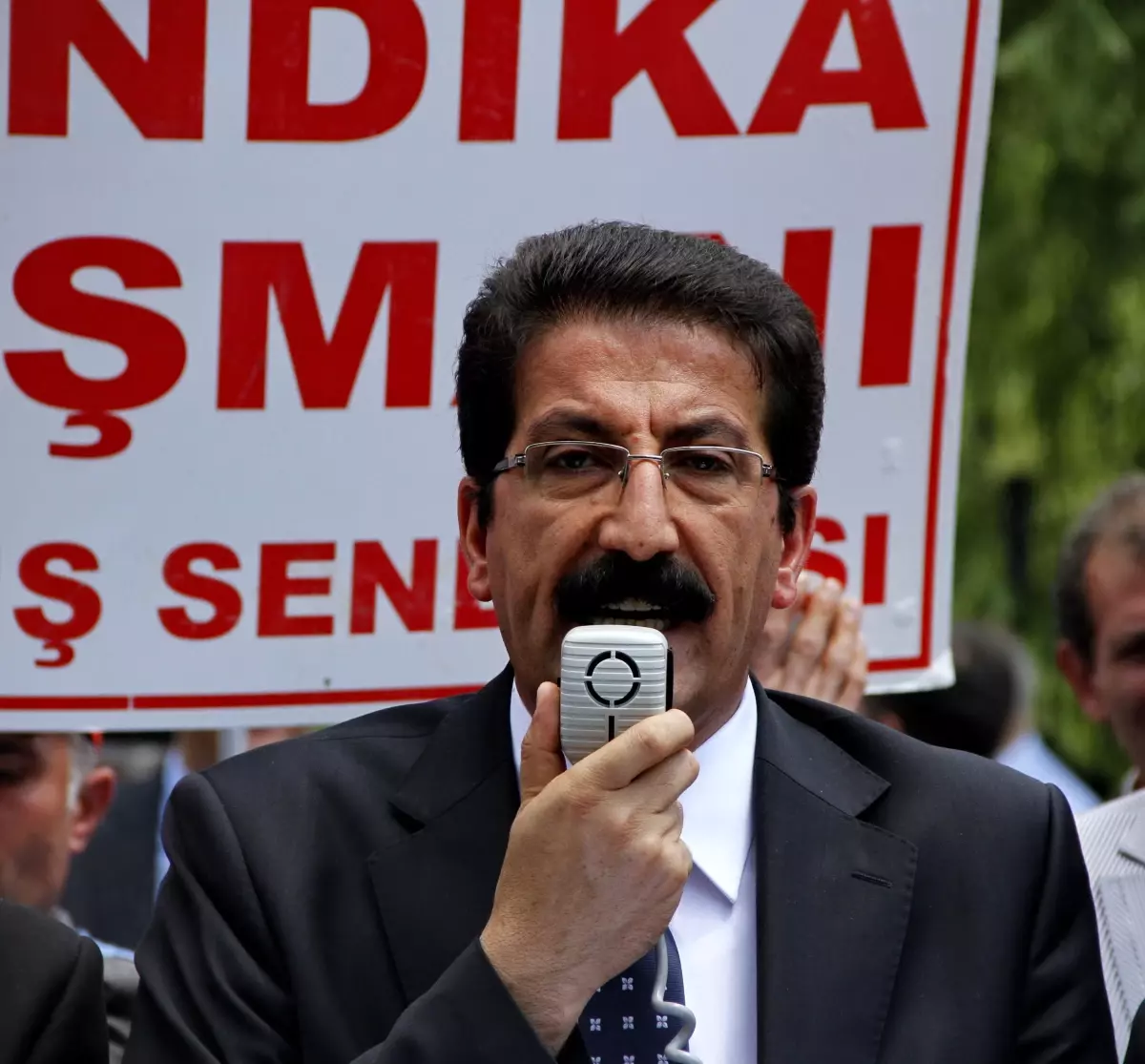 Kesk\'ten Çalışma ve Sosyal Güvenlik Bakanlığı Önünde Eylem