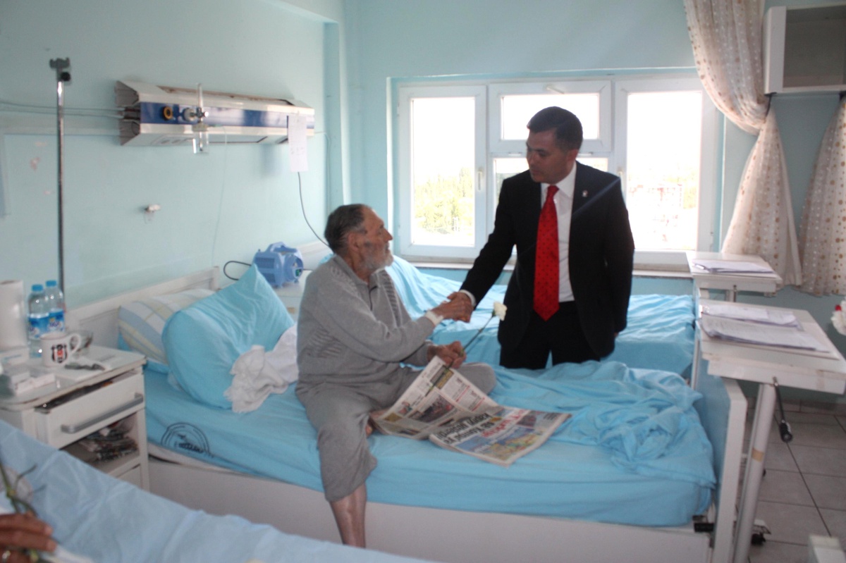 Kırıkkale Gençlik Hizmetleri ve Spor İl Müdürü Rifat Ünlü Hastaneleri Ziyaret Etti