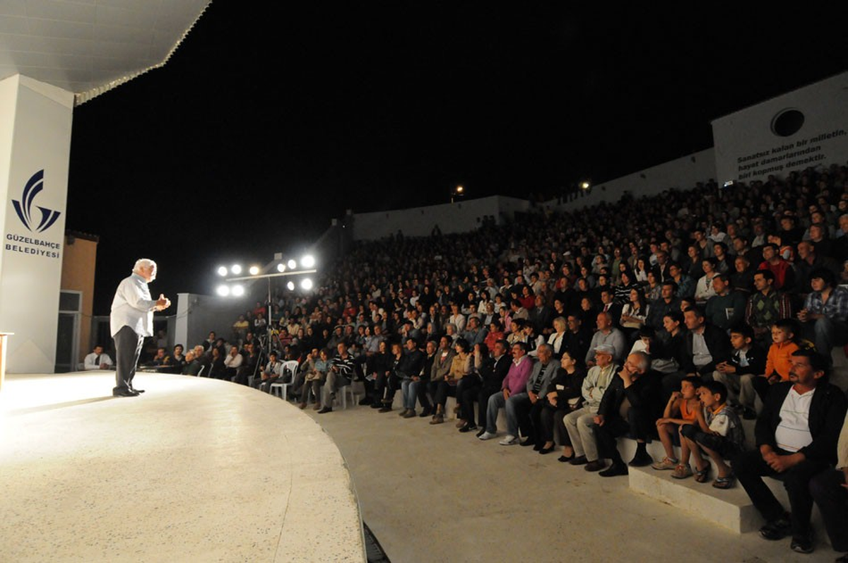 Levent Kırca\'nın Oyununda Ölüm Vasiyeti