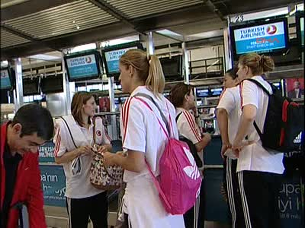 Milli Kadın Basketbol Takımı, Kamp İçin Antalya'ya Gitti