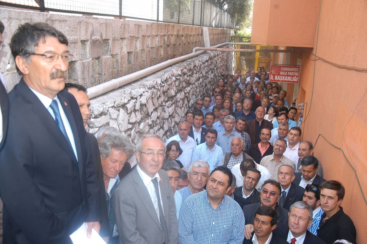Muğla CHP\'de İlk Aday Öztürk Oldu