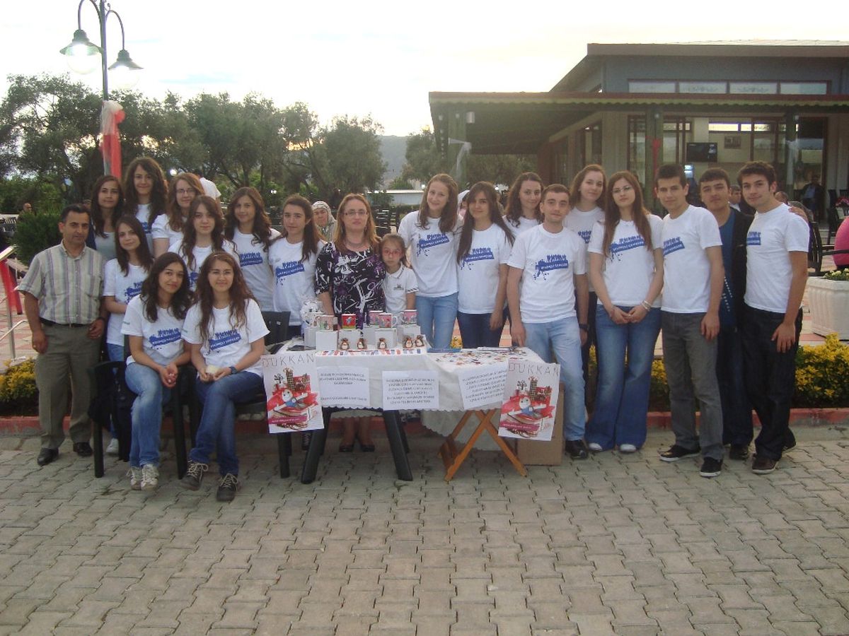Ödemiş\'li Bilinçli Gençlerden Lösemi Hastası Çocuklara Destek