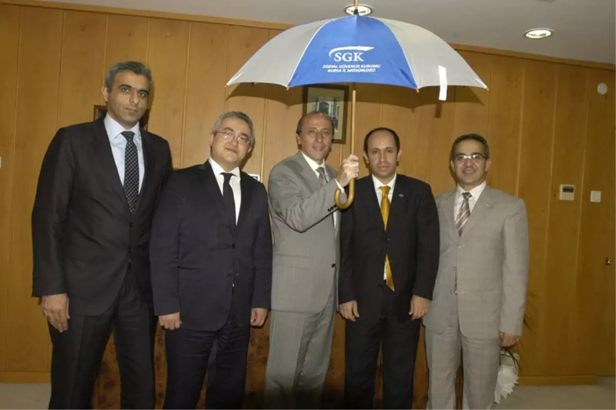 Rektöre Sgk Şemsiyesi