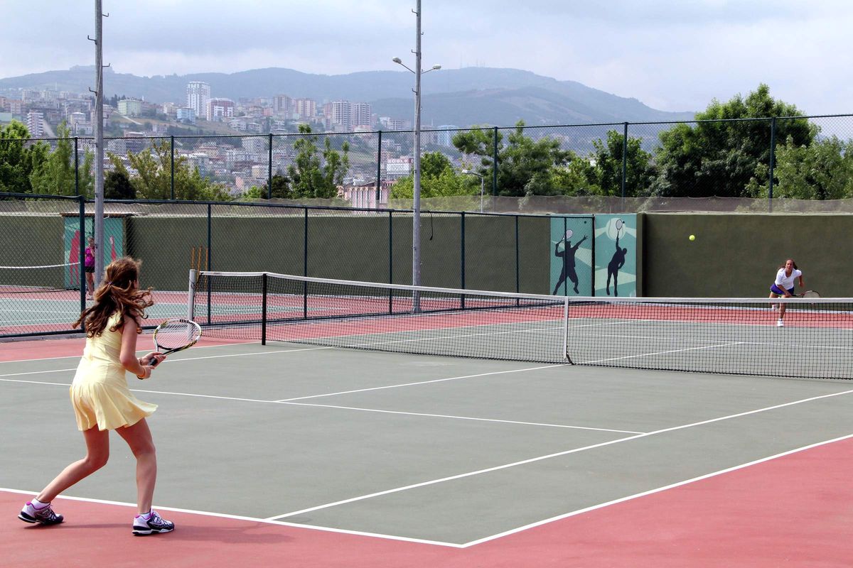 Samsun'da 16 Yaş Uluslararası Tenis Cup Turnuvası Başladı