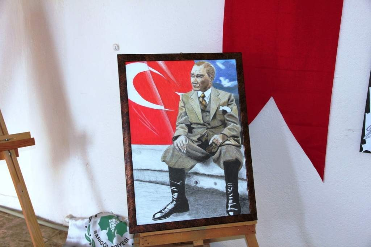 Sarıgöl'de Atatürk Konulu Resim Sergisi Açıldı