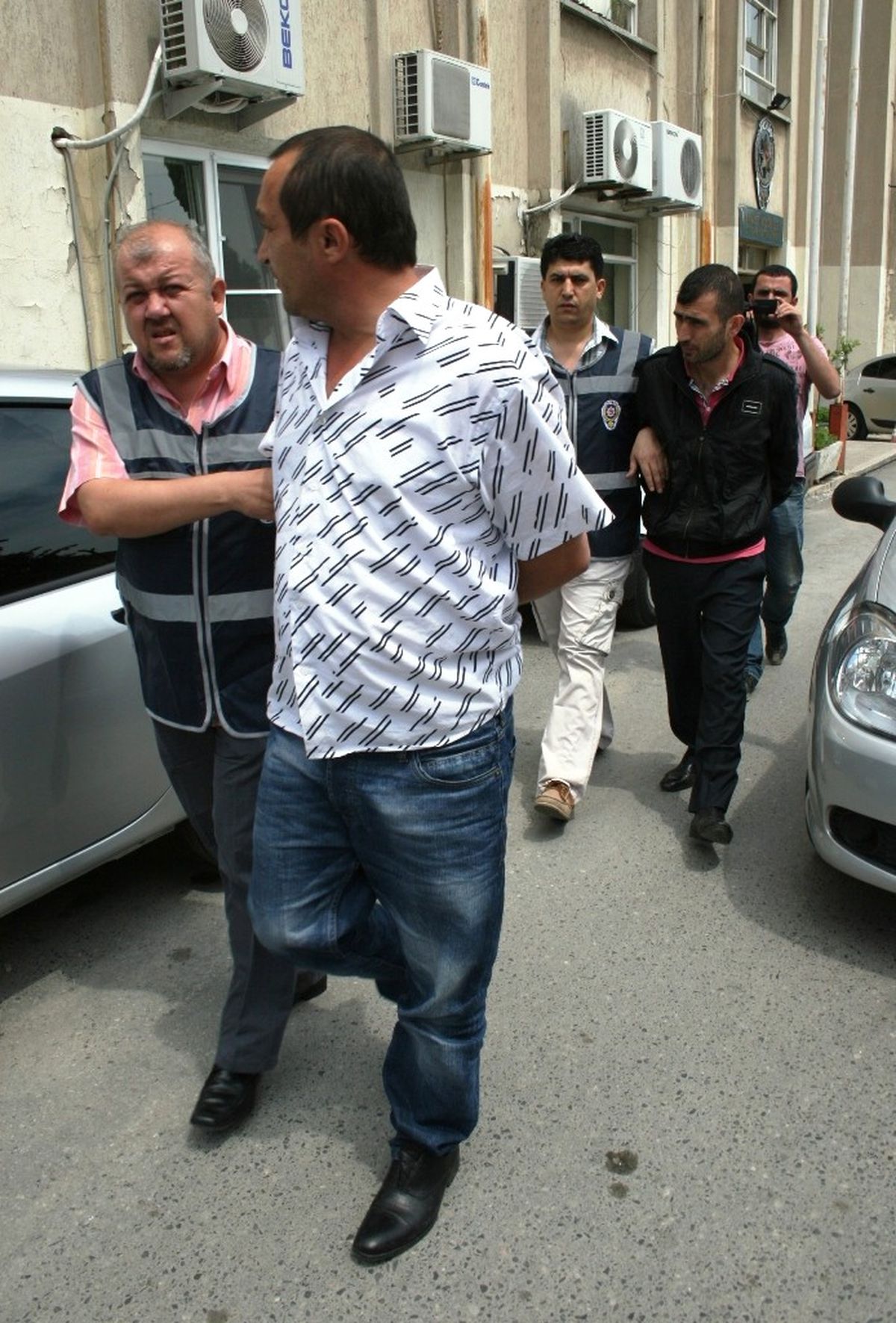 Savcıyım Diyerek Vatandaşı Dolandırdılar