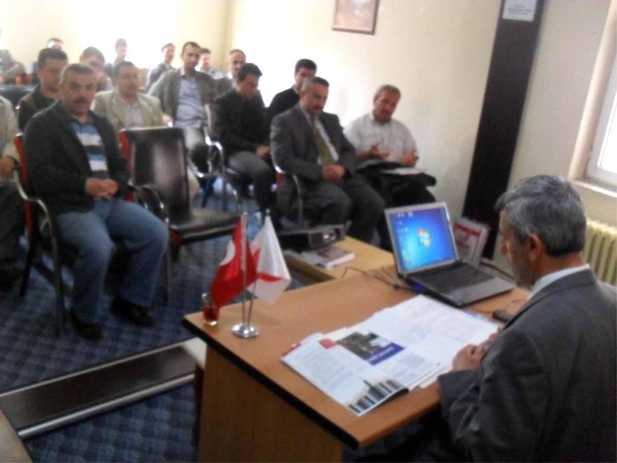 Şuurlu Öğretmenler Derneği Bölge Eğitim Semineri Erzurum\'da Yapıldı