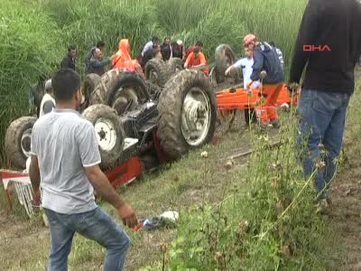 Tarım İşçilerini Taşıyan Traktör Devrildi; 1 Ölü, 33 Yaralı