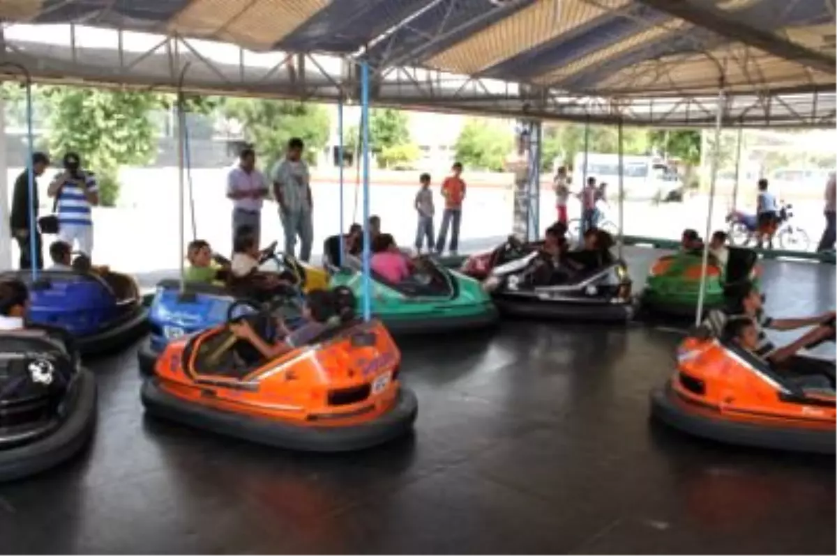 Tarım İşçisi Ailelerin Çocuklarının Müze ve Lunapark Sevinci