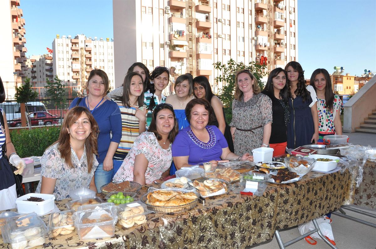 Toroslar Kız Meslek Lisesi\'nden Örnek Kermes
