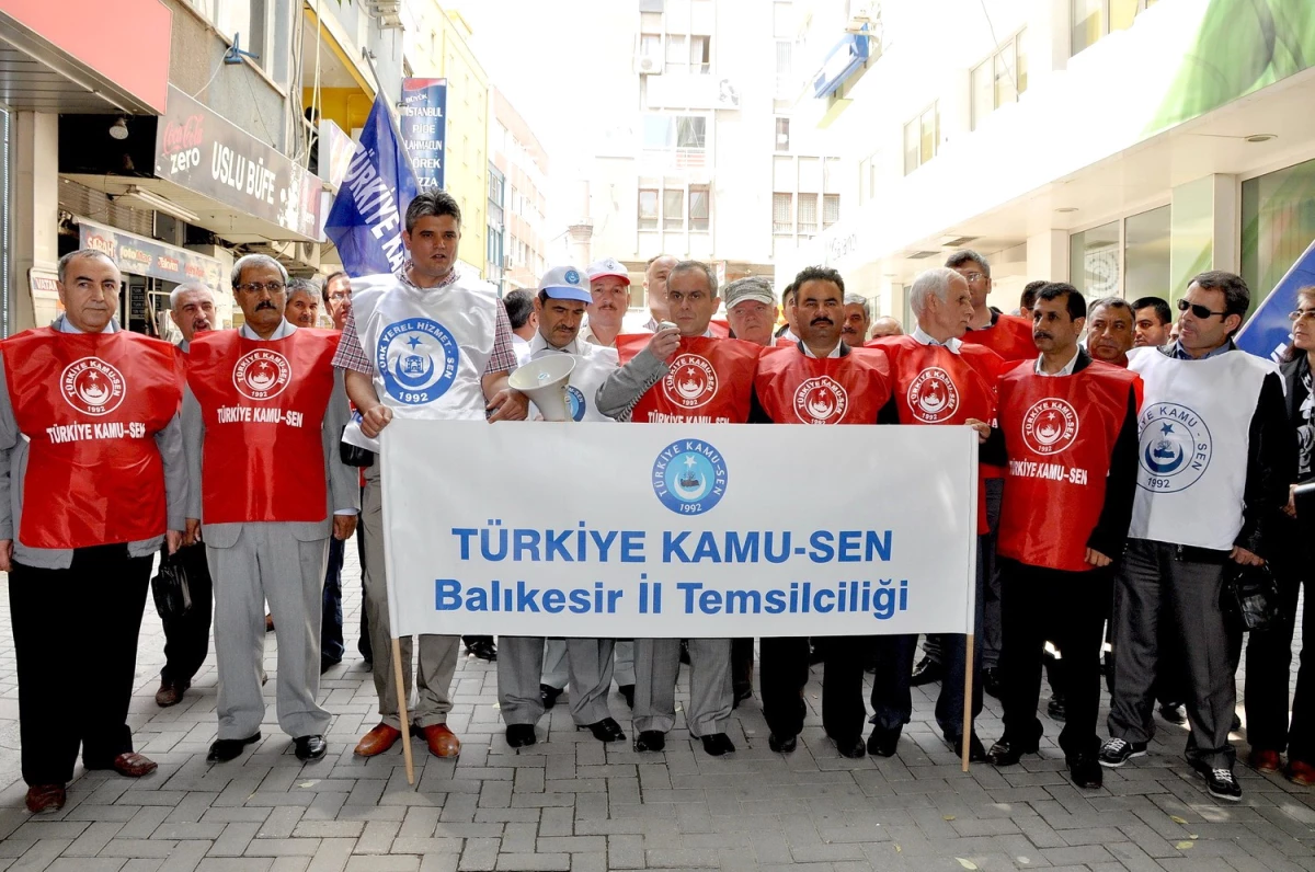 Türkiye Kamu-Sen\'den Hükümete Grev Tehdidi