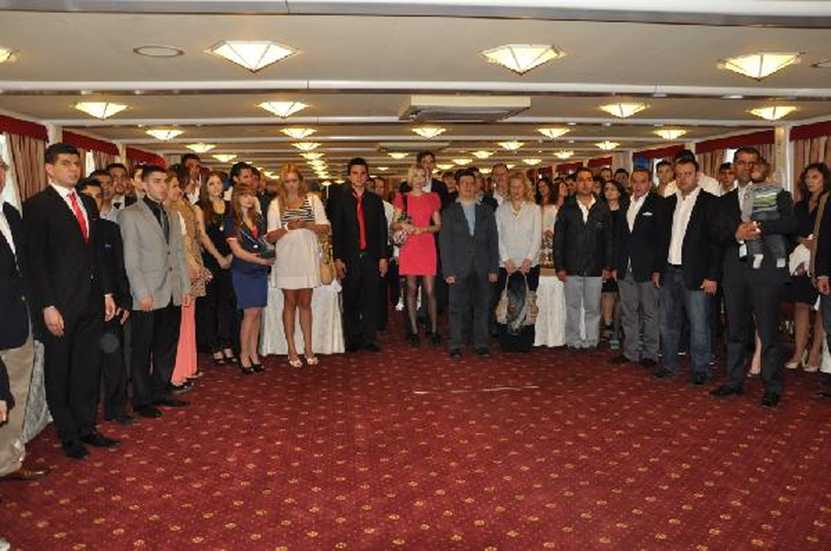 Ukrayna\'da Gemide 19 Mayıs Balosu