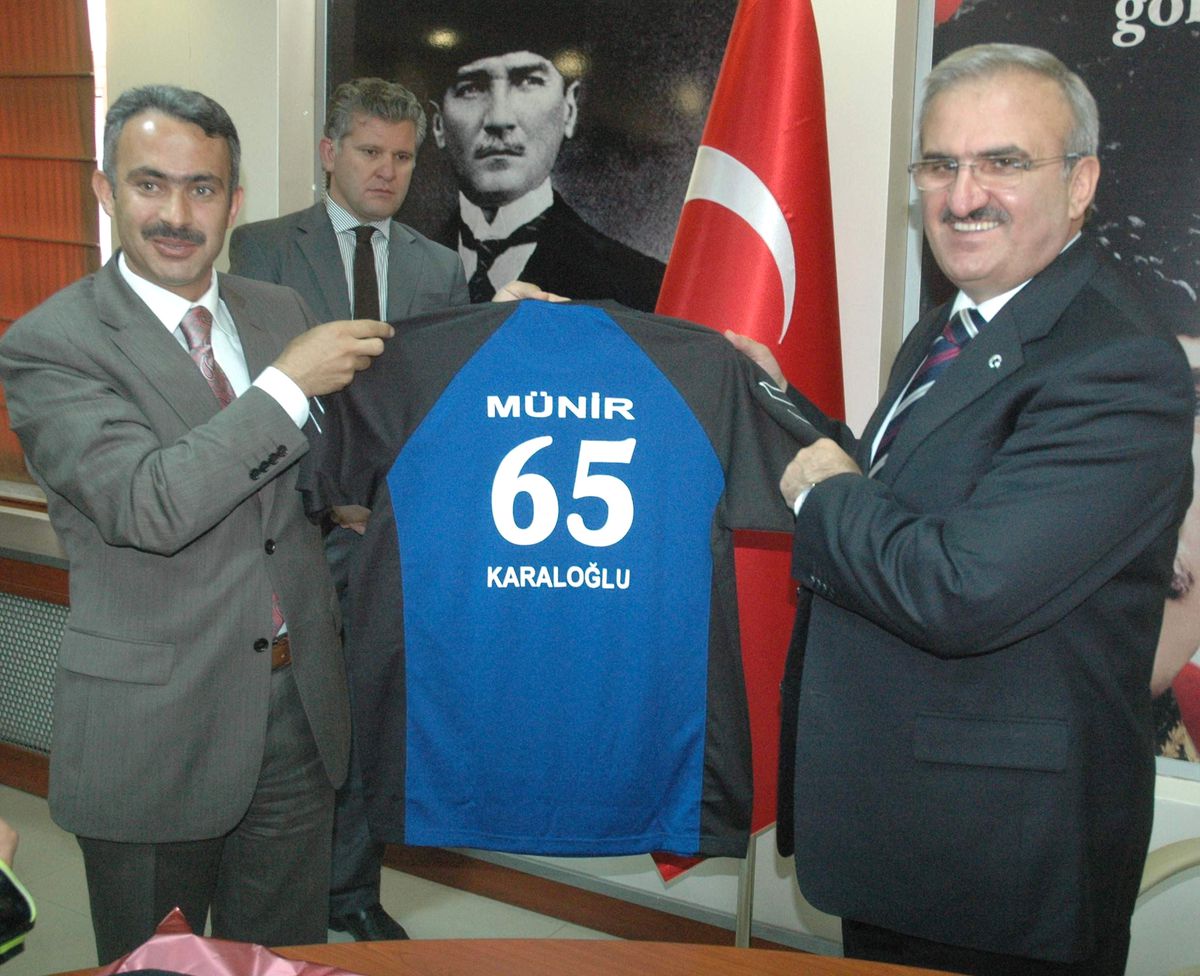 Vali Karaloğlu Vanlı Başarılı Sporcuları Kabul Etti
